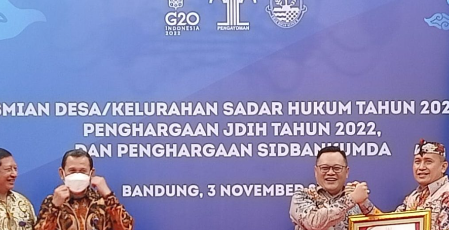 2 Desa di Kabupaten Indramayu Peroleh Penghargaan Desa Sadar Hukum Tahun 2022